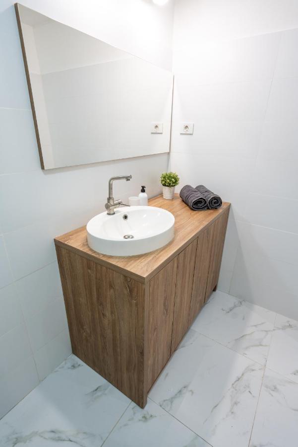 Cozy Design Apartament In Magheru Bukarest Kültér fotó